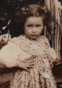 Lee más sobre el artículo CÁNTICOS Y POESÍAS EN LA CORONACIÓN DE LA HERMOSONA (1951)